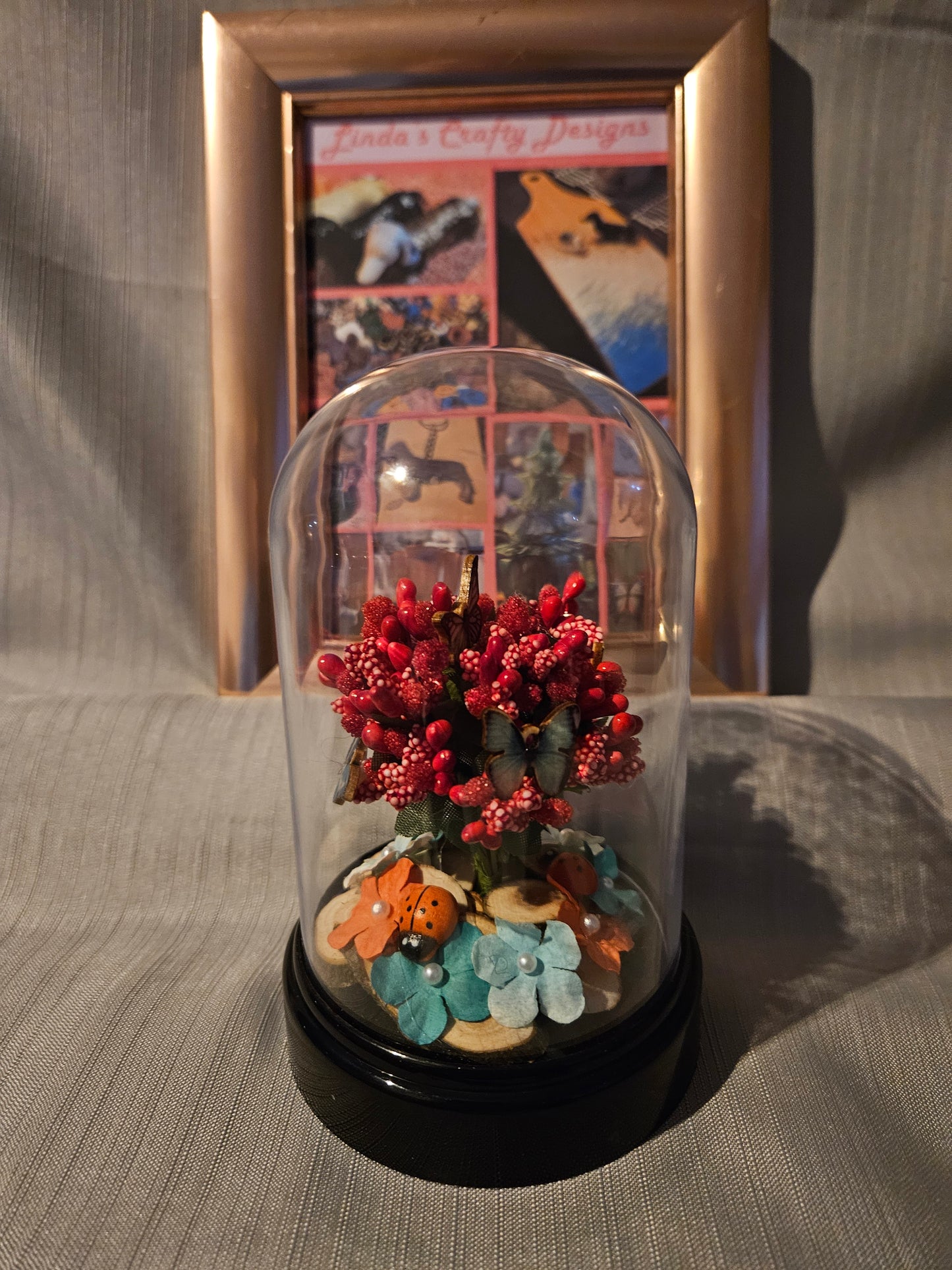 Wood/Plastic - Butterflies, Bugs and Bloom in Dome #892