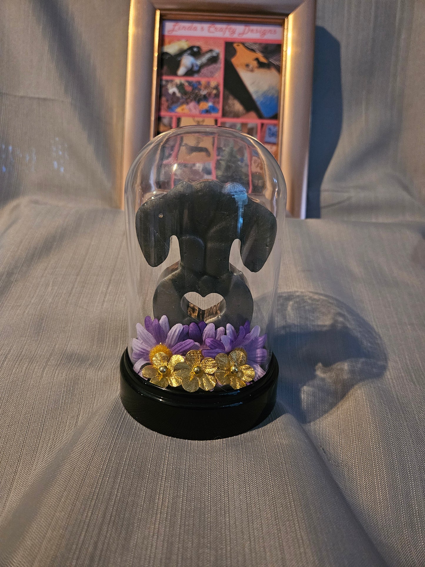 Resin Figurine - Dachshund in Dome #934