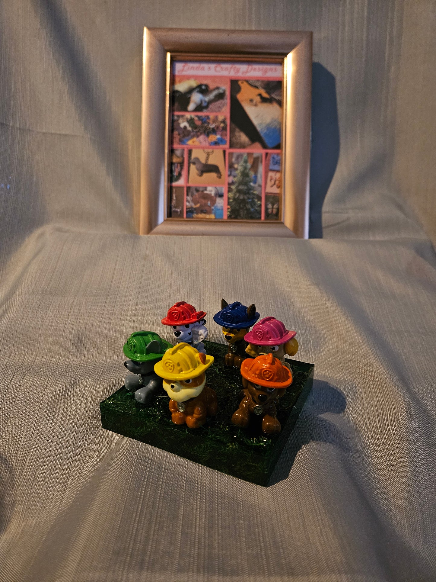 Resin Figurine - Dogs Paw Patrolling in Grass #954
