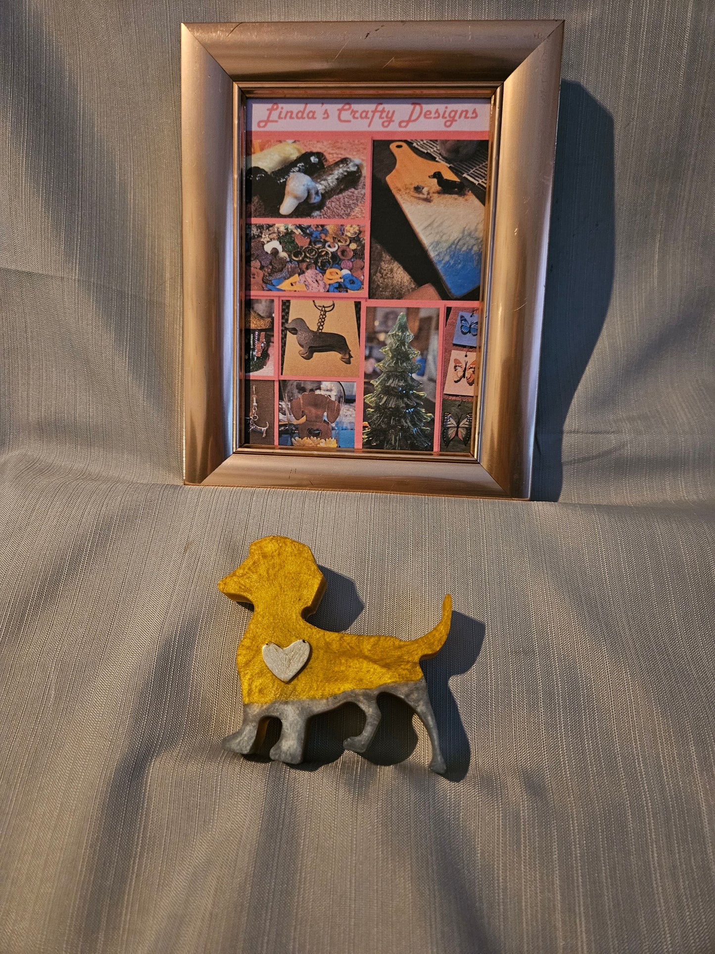 Resin Figurine - Walking Dachshund with Heart #946