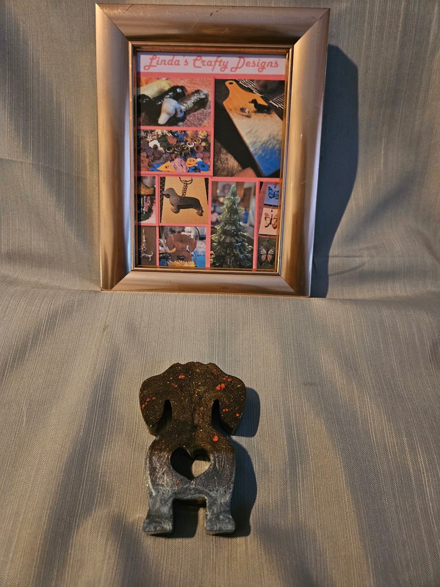 Resin Figurine - Dachshund Love #950