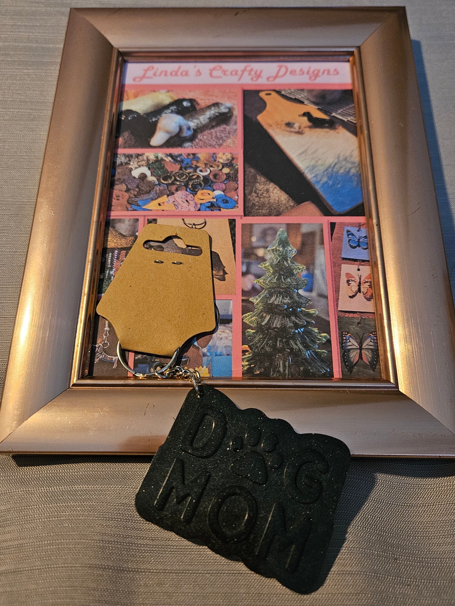 Resin Keychain - Black Dog Mom #712