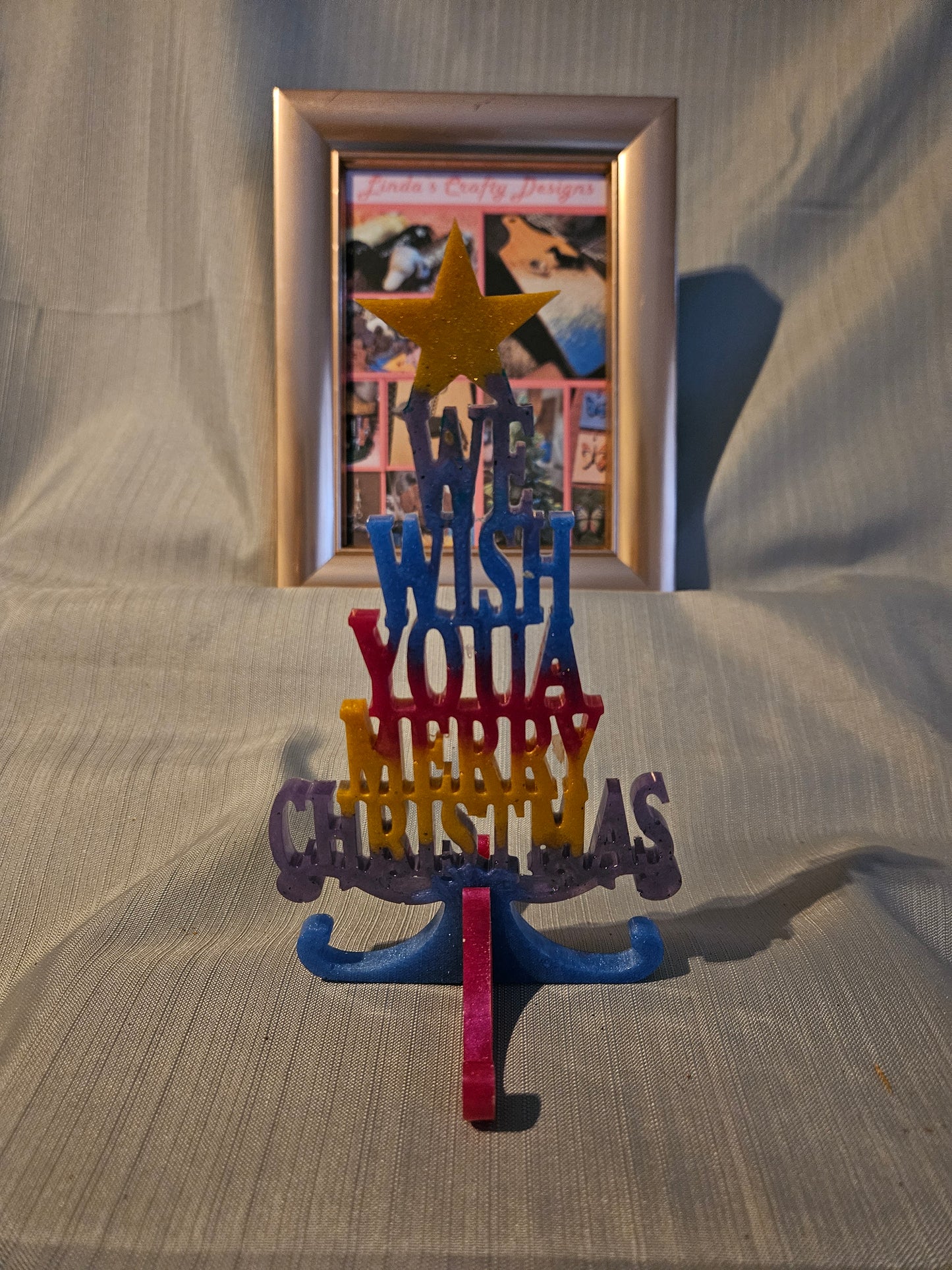 Resin Figurine - We Wish You a Merry Christmas #926