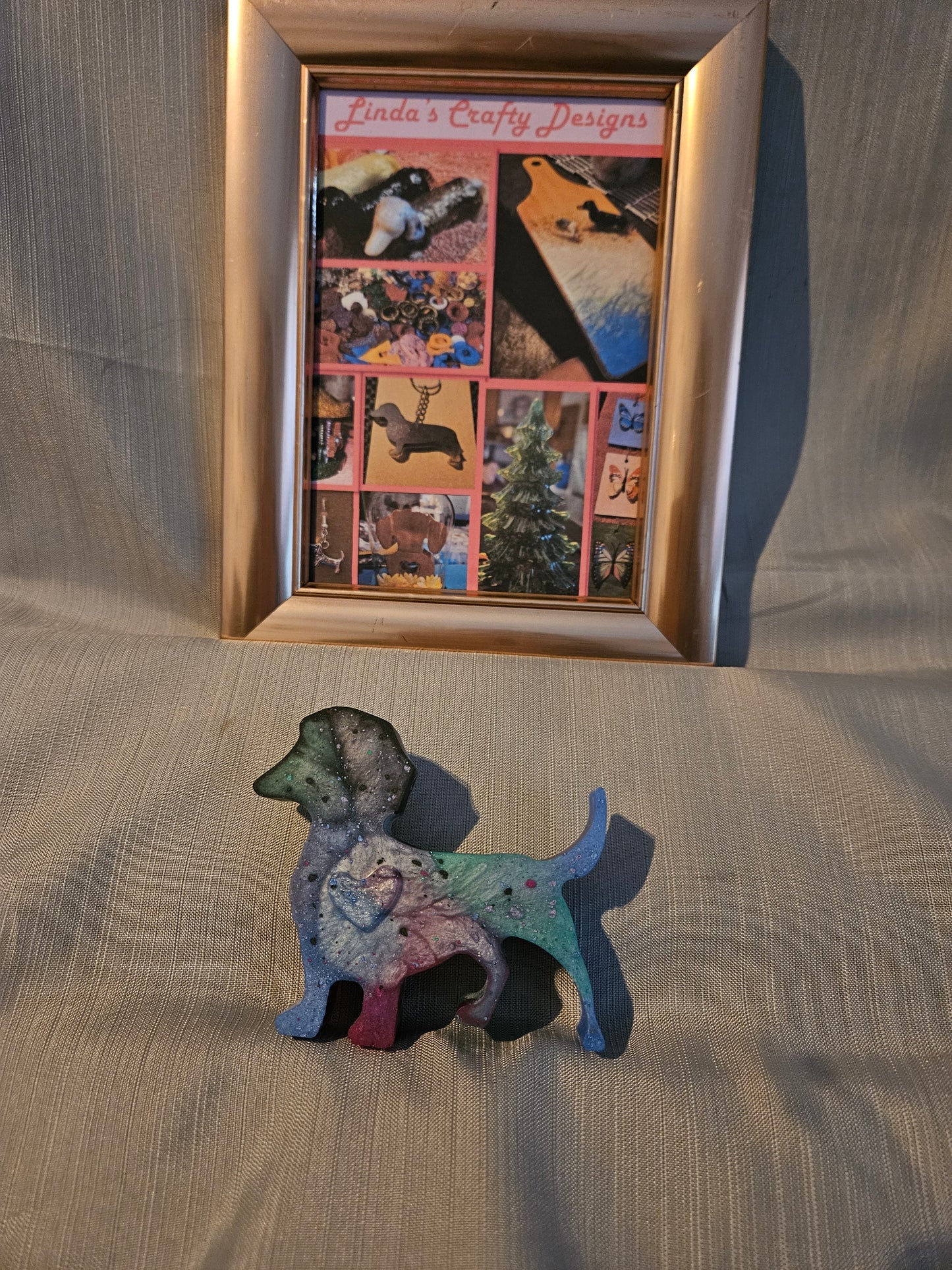 Resin Figurine - Walking Dachshund with Heart #943