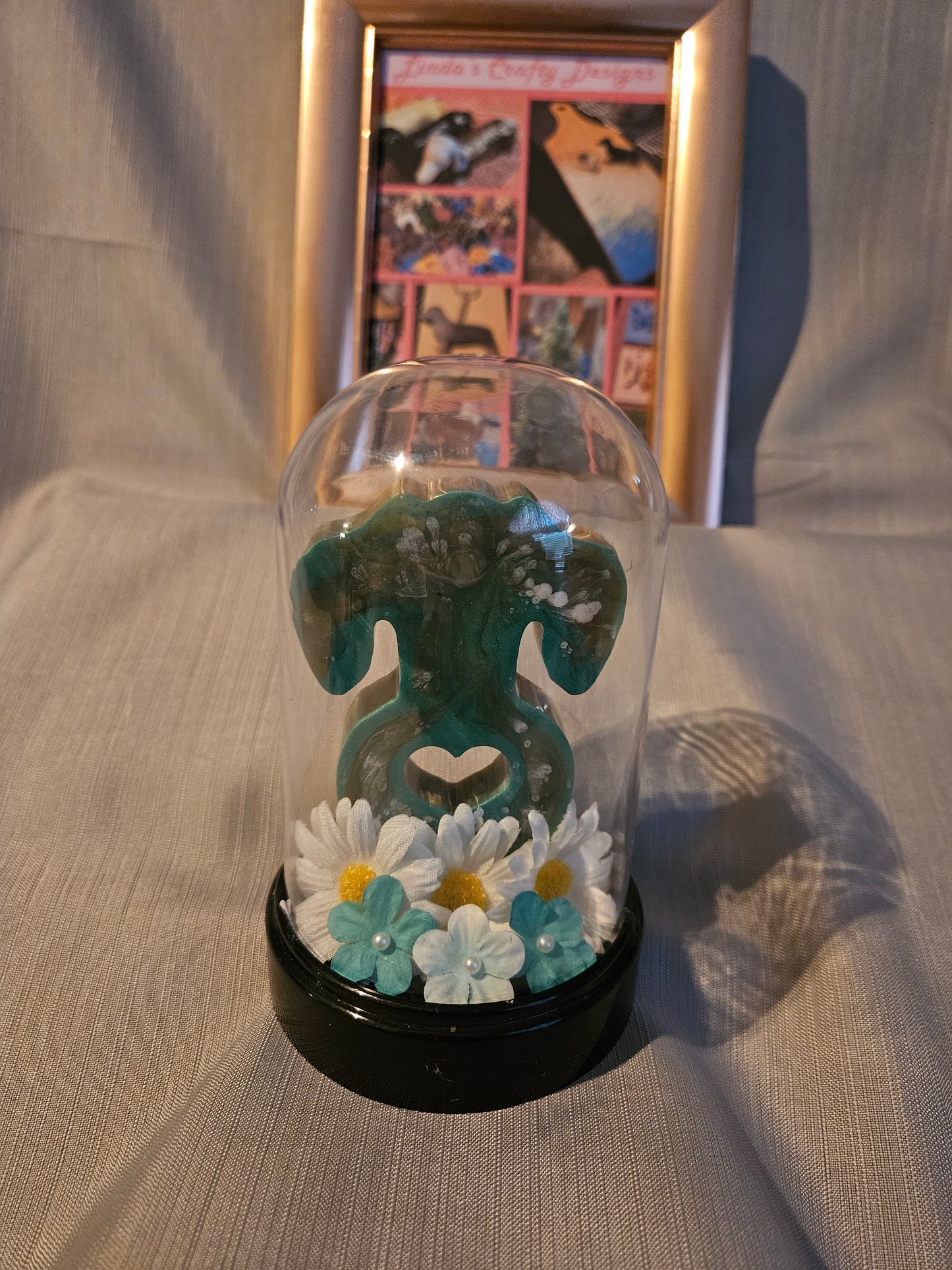 Resin Figurine - Dachshund in Dome #931