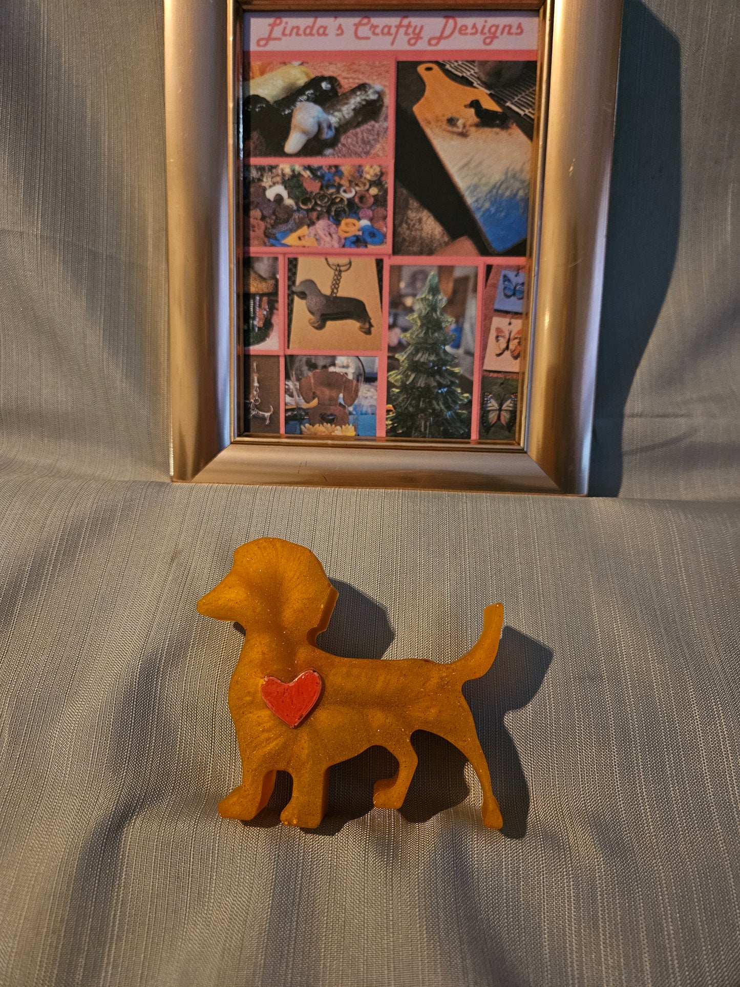 Resin Figurine - Walking Dachshund with Heart #944