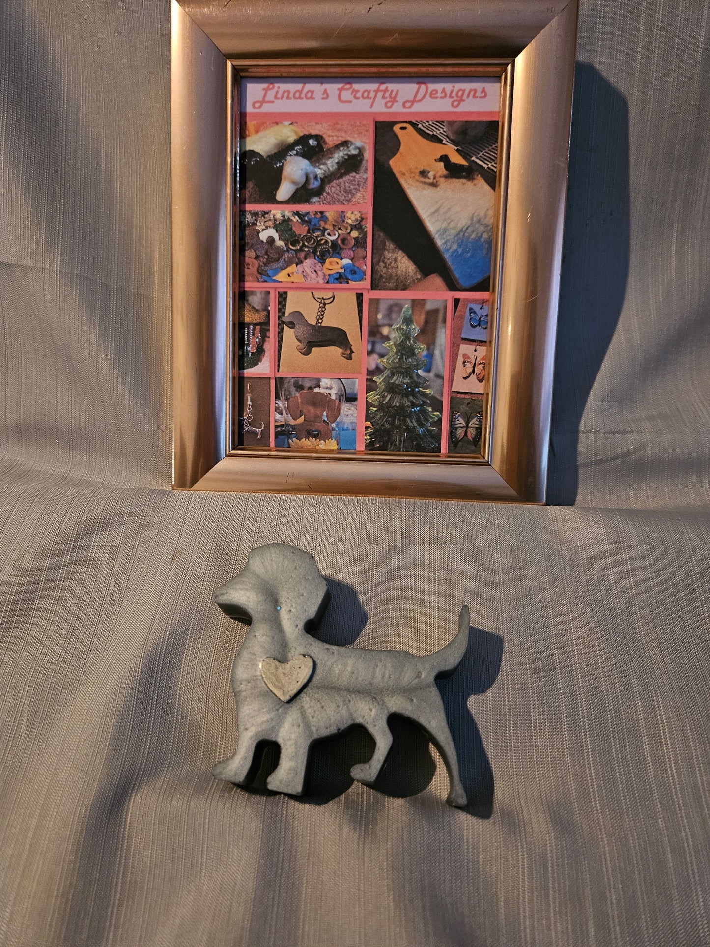 Resin Figurine - Walking Dachshund with Heart #945