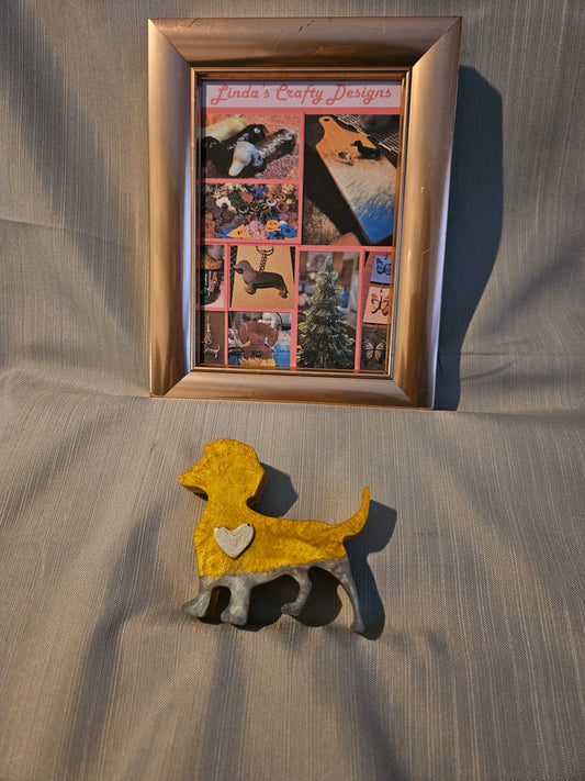 Resin Figurine - Walking Dachshund with Heart #946