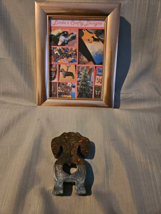 Resin Figurine - Dachshund Love #950