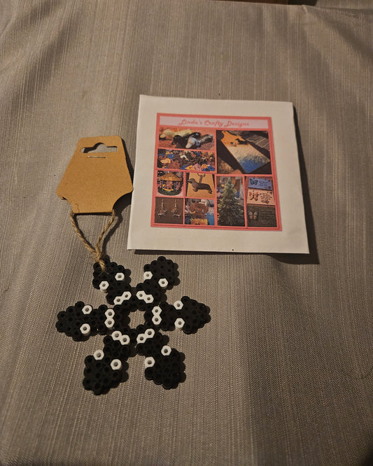 Plastic Melts Ornament - Black and White Snowflake #581