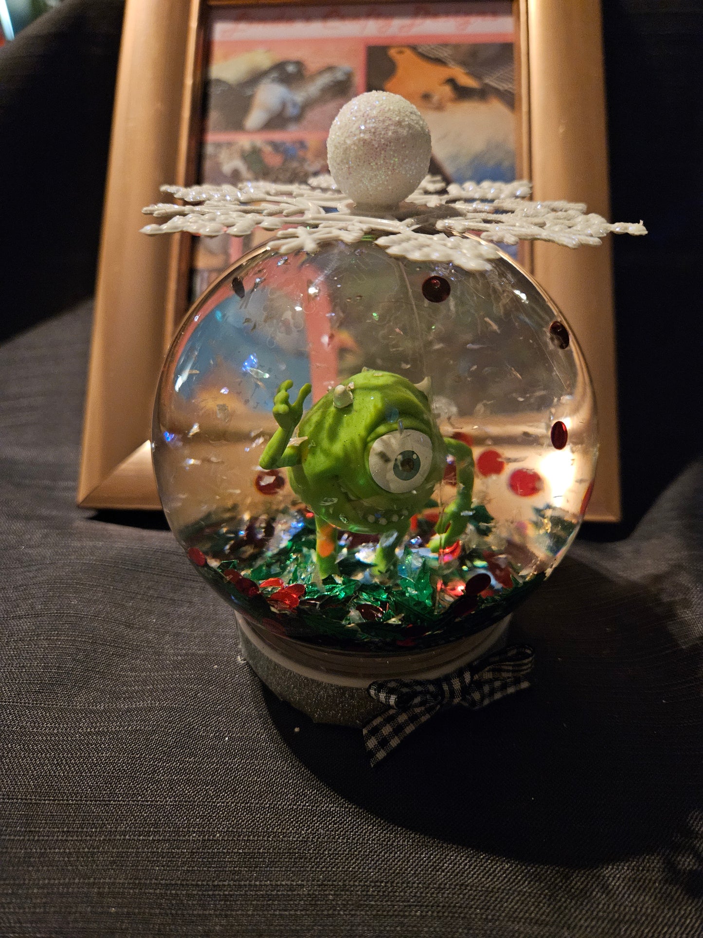 Holiday Snow Globe - Mike #1219